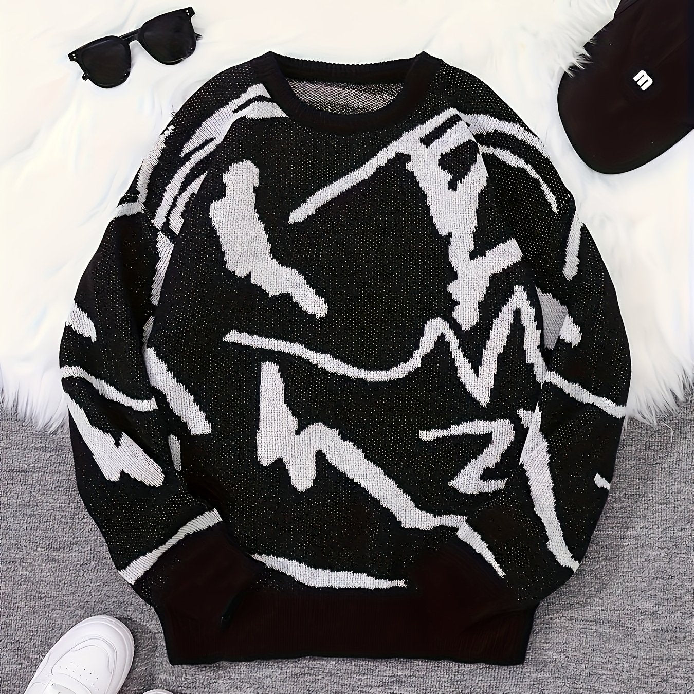 Clean design knitted sweater.
