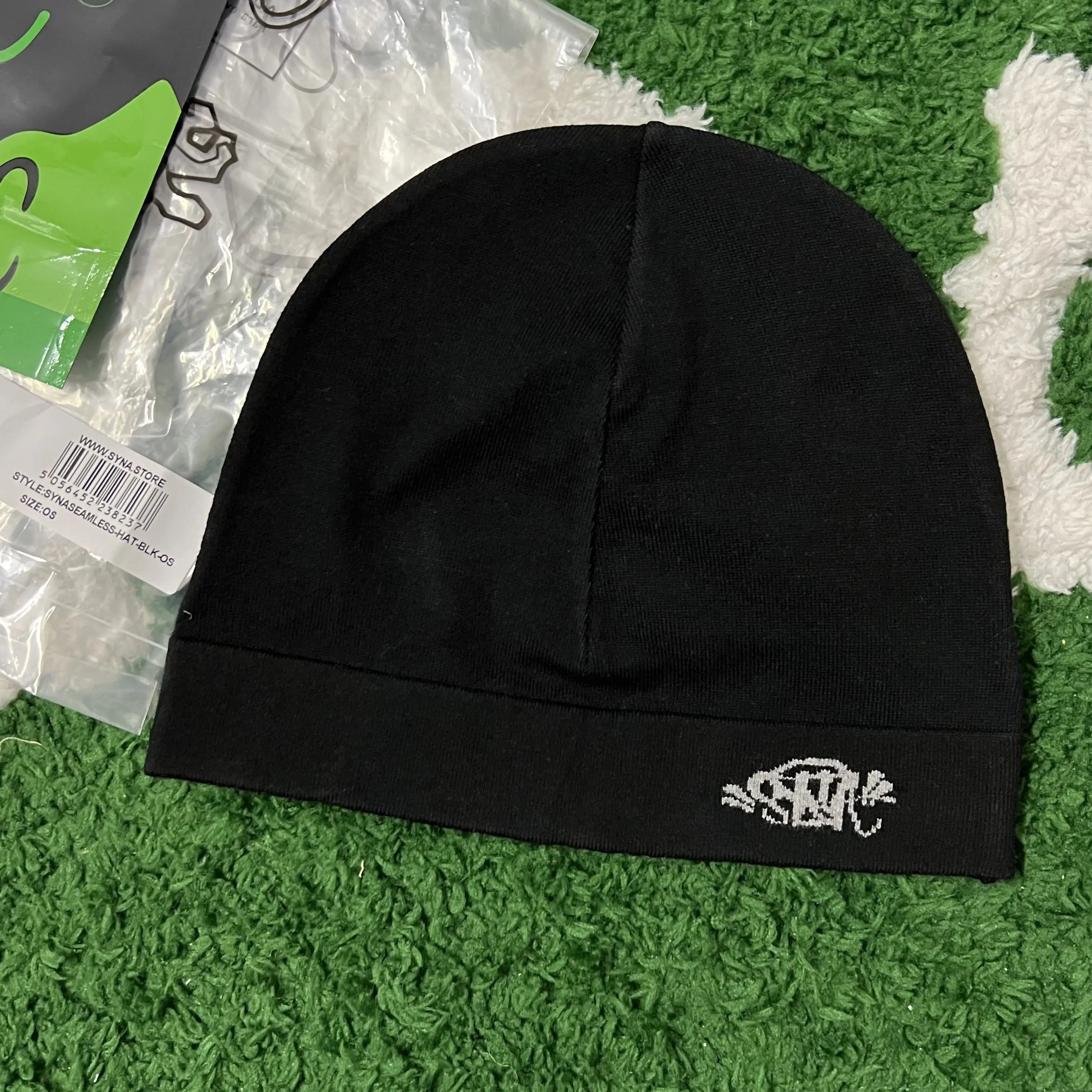 Synaworldbeanies one-size fits all.