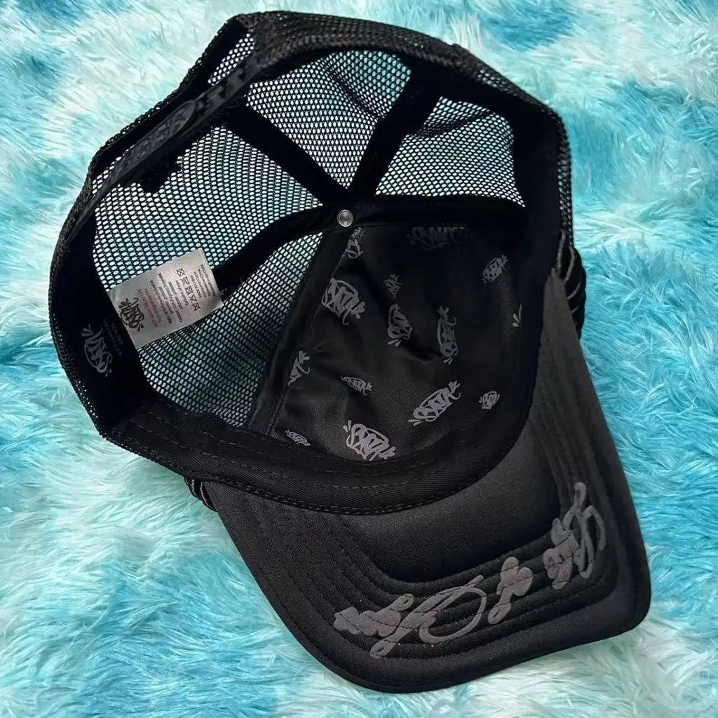 Synaworld caps one-size fits all.