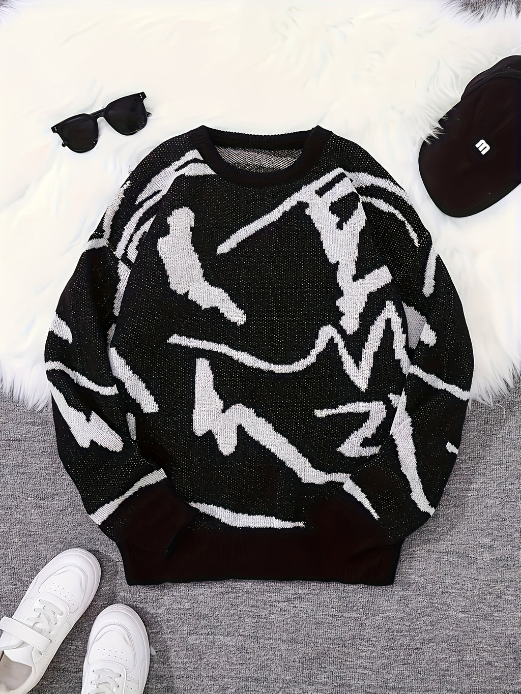 Clean design knitted sweater.